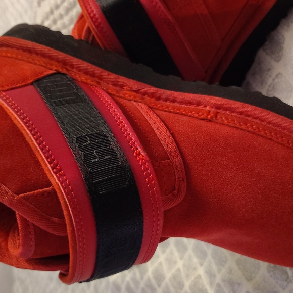 Men's UGG Neumel Red Snapback size 8 - Picture 2 of 5